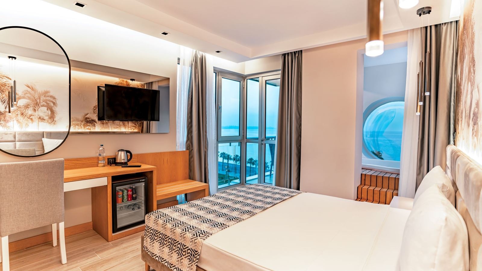 rooms-corner-jacuzzi-room