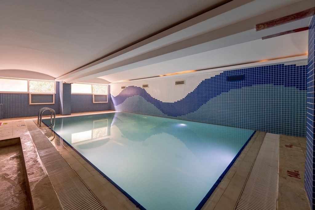 pools-indoor-pool