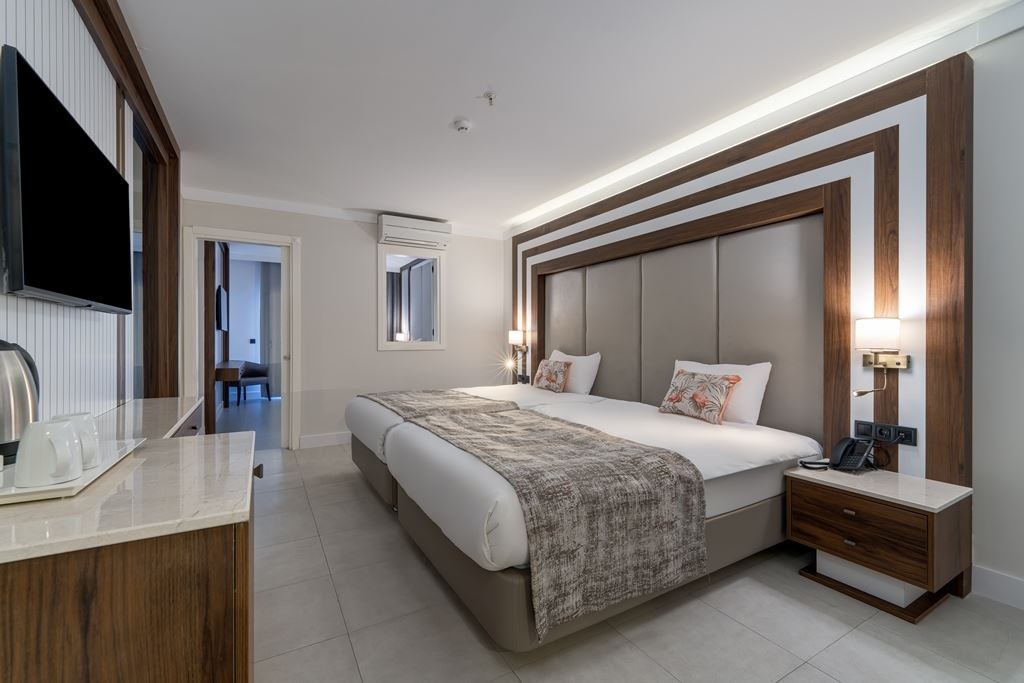 rooms-family-select-side-seaview