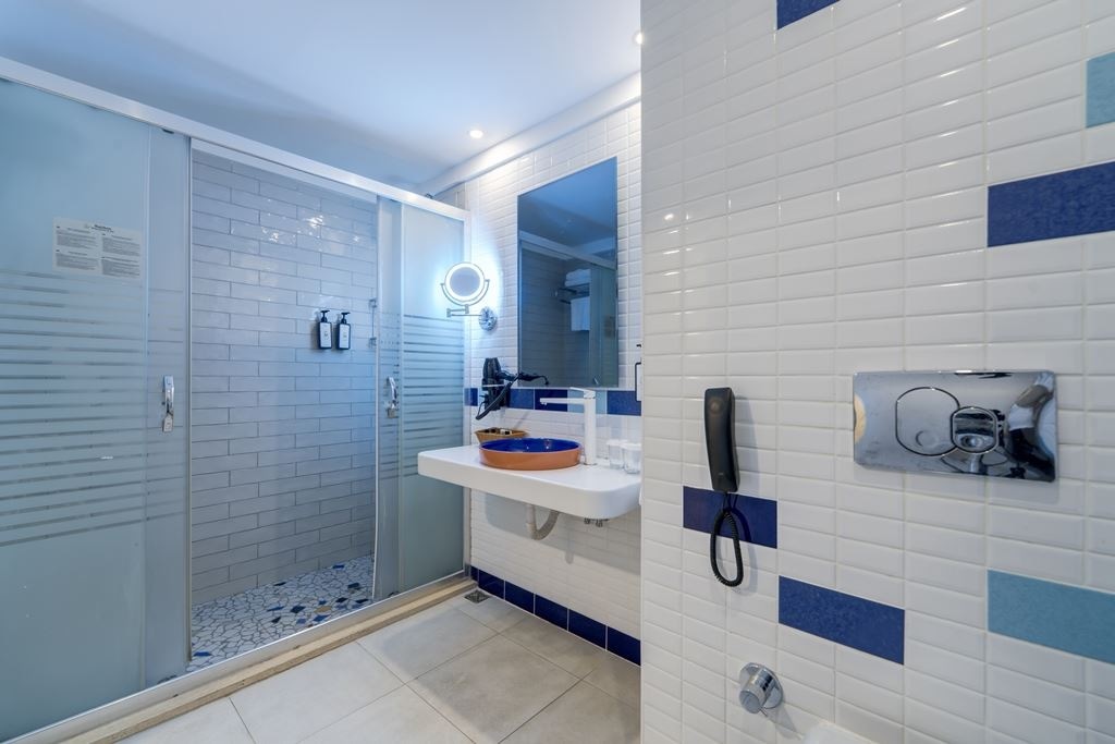rooms-standart-select-room-side-seaview