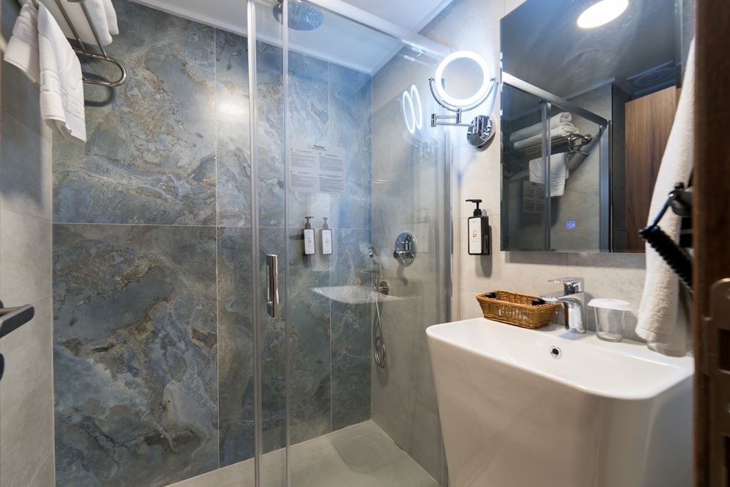 rooms-economy-room