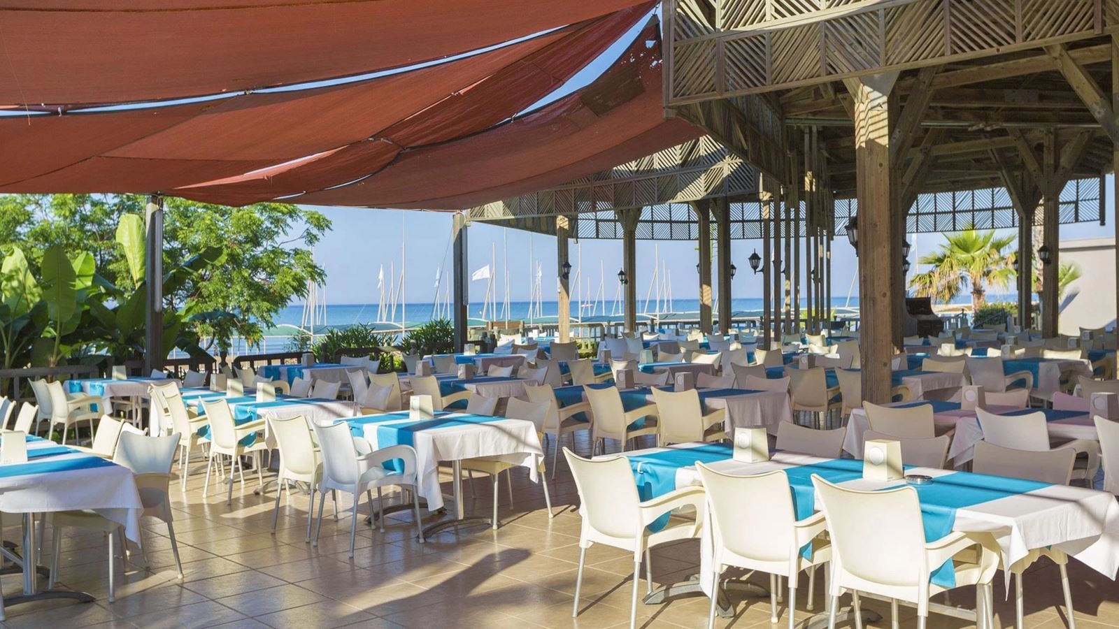 bars-siesta-pool-bar