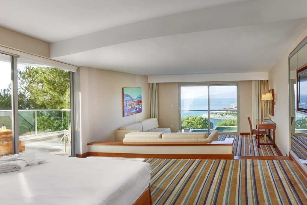 rooms-superior-terrace-suite-room