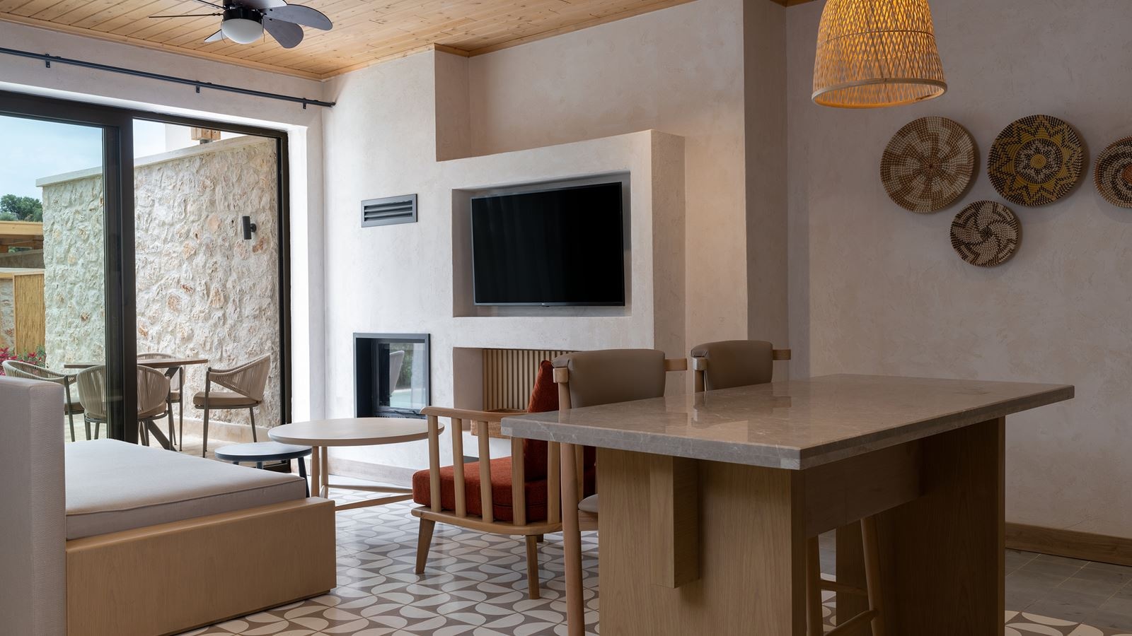 rooms-classic-suite-with-mountain-view