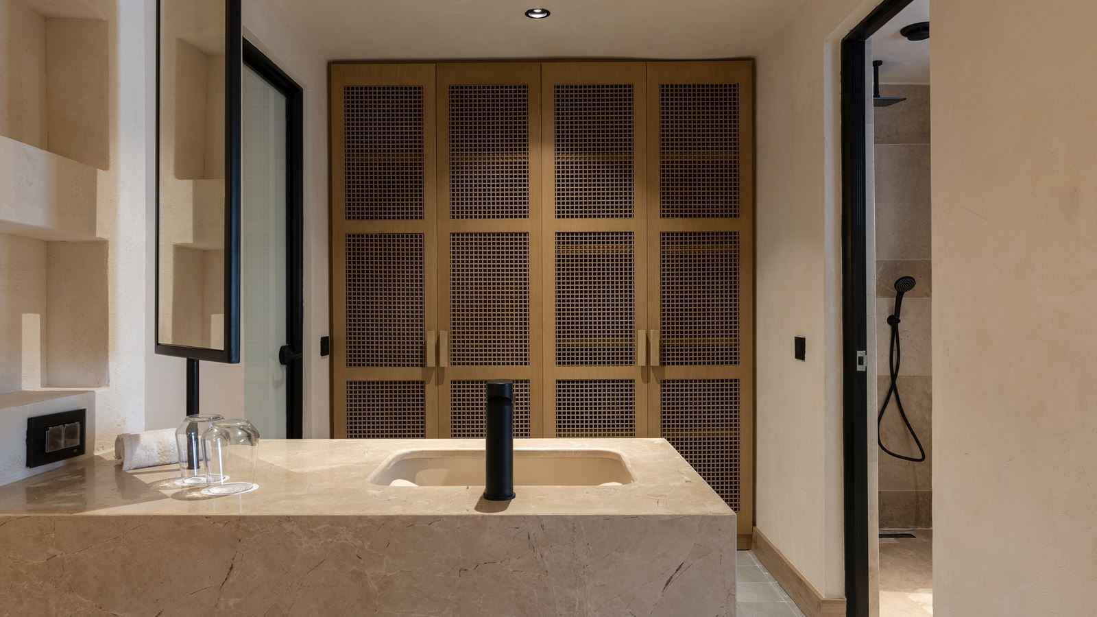 rooms-classic-suite-with-garden