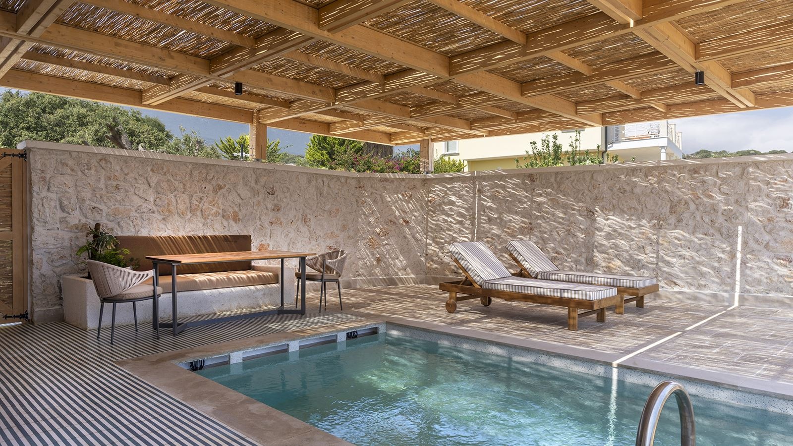 rooms-loft-suite-with-sea-view