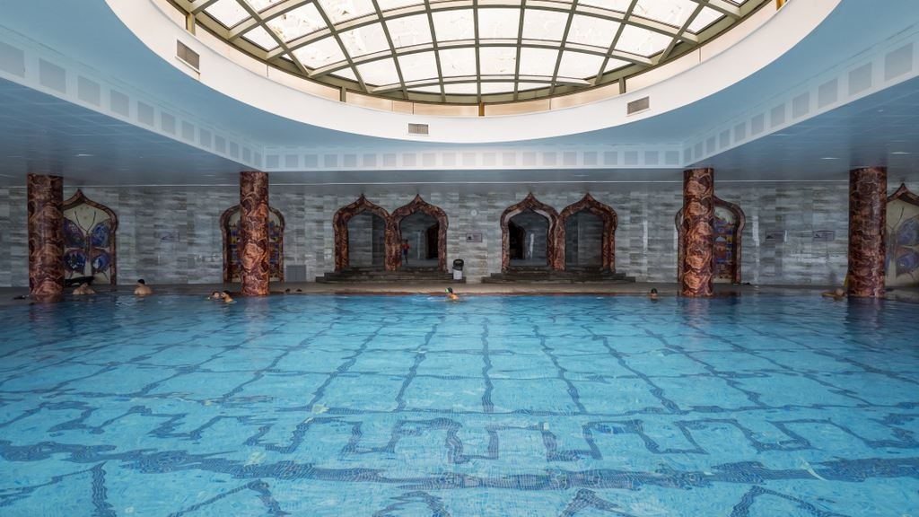 pools-indoor-pool