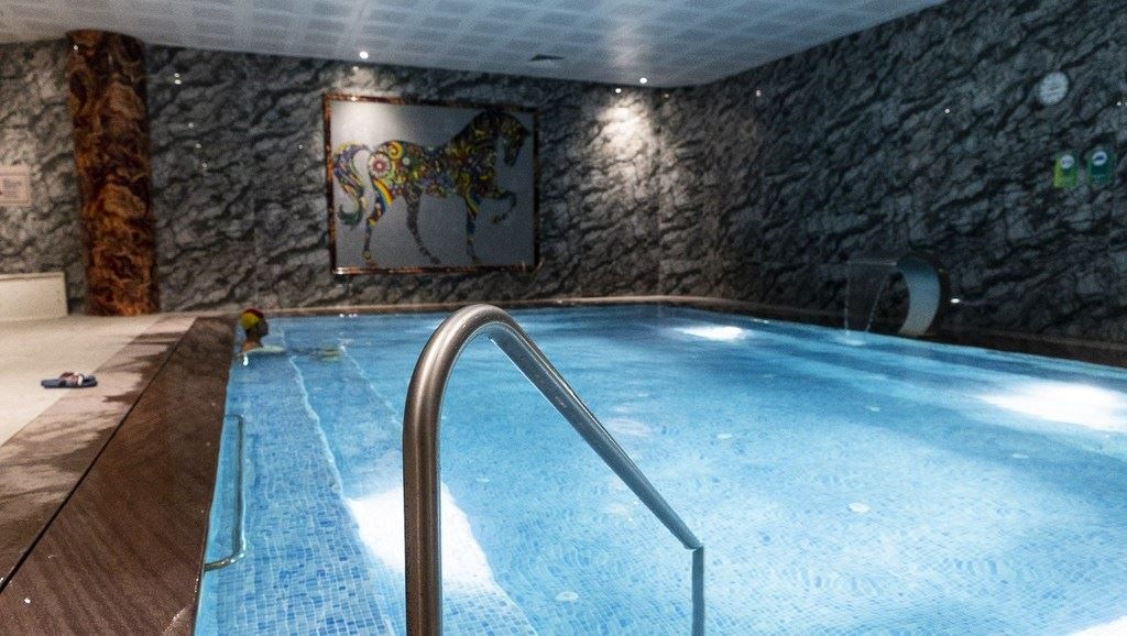 pools-indoor-pool