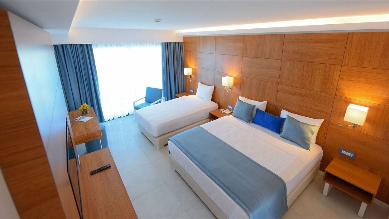 rooms-family-room-2-bedrooms