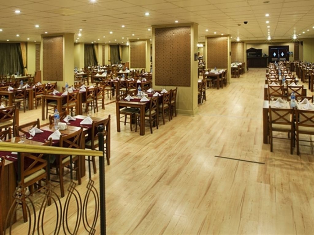 restaurants-restaurant