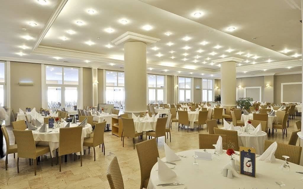 restaurants-azur-restaurant