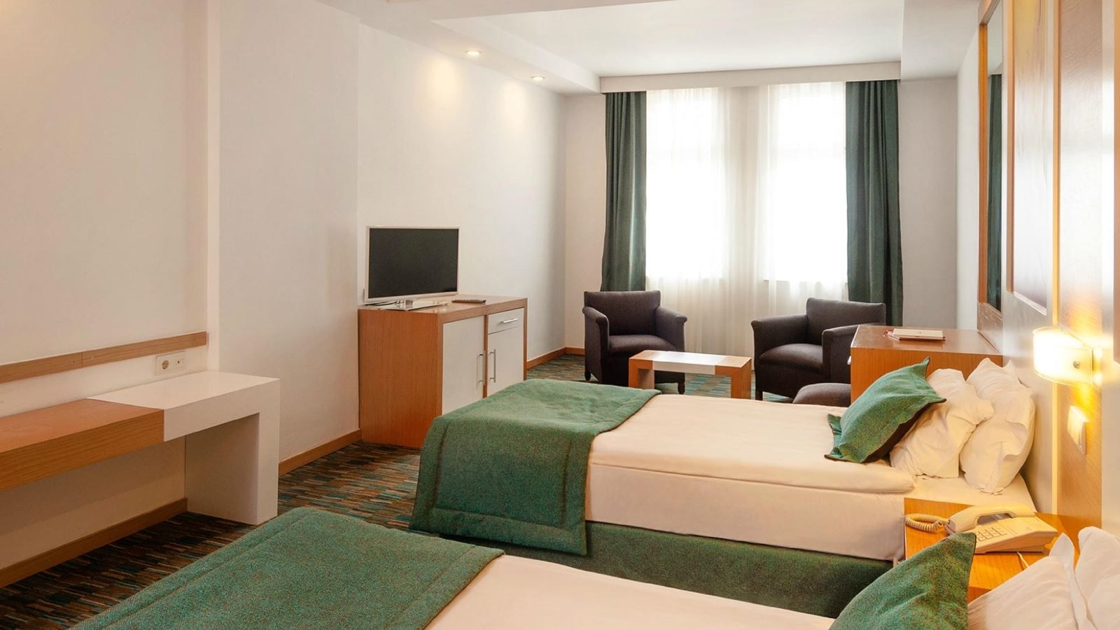 rooms-main-building-seaview-room