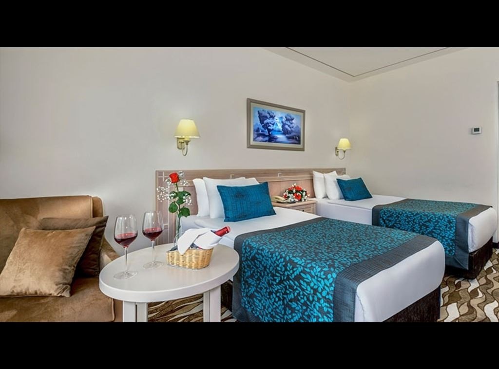 rooms-standard-land-view-room