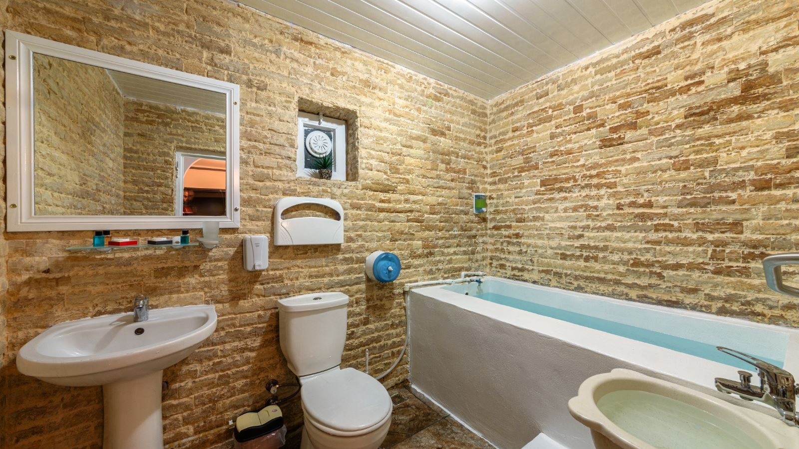 rooms-family-suit-room