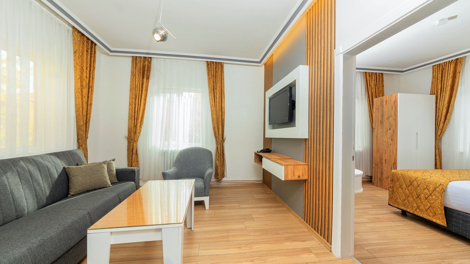 rooms-family-suit-room