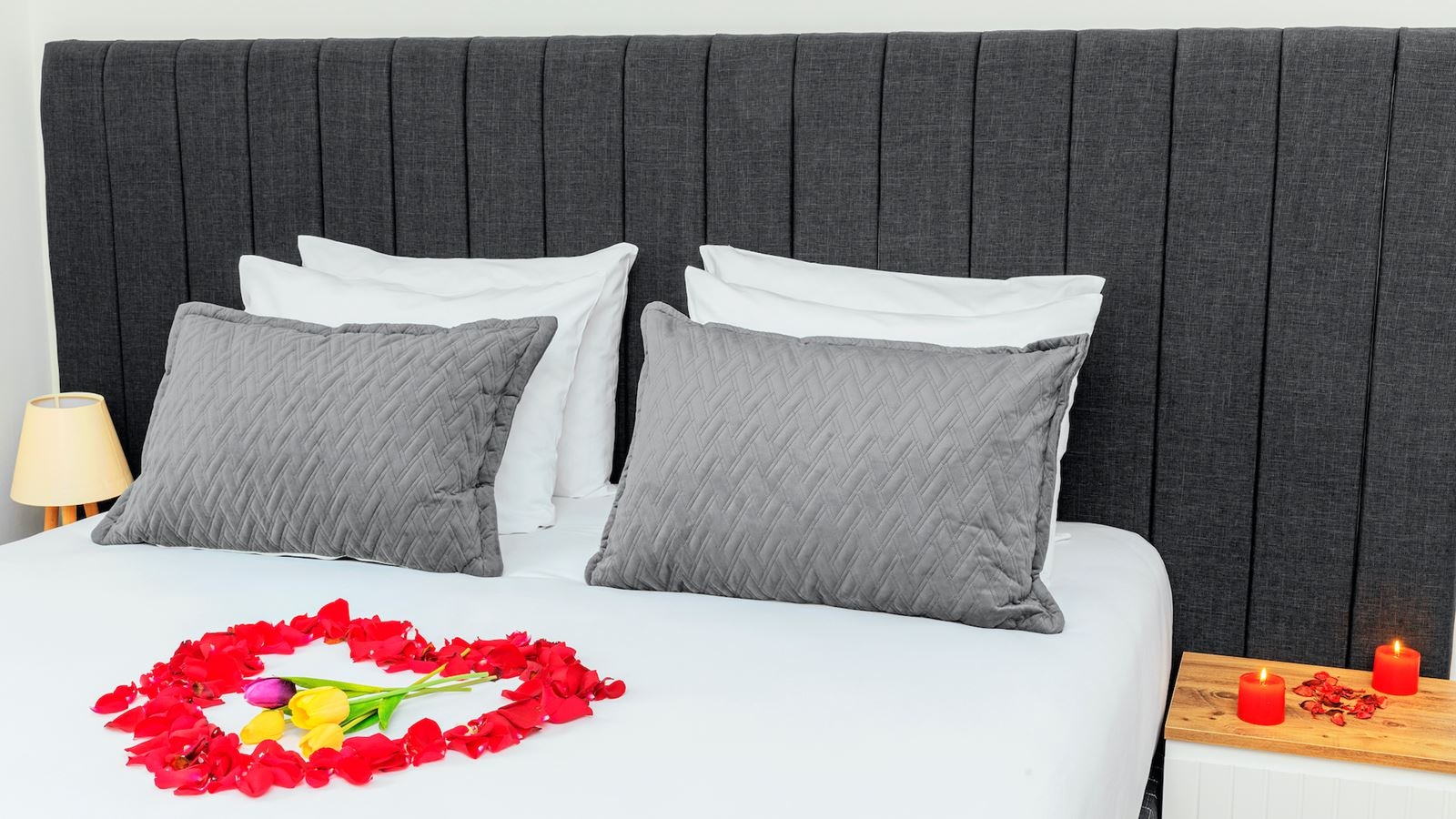 rooms-eko-family-suit