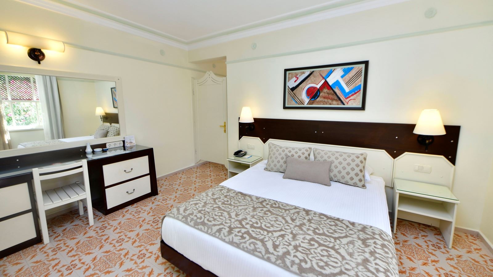 rooms-standard-family-room