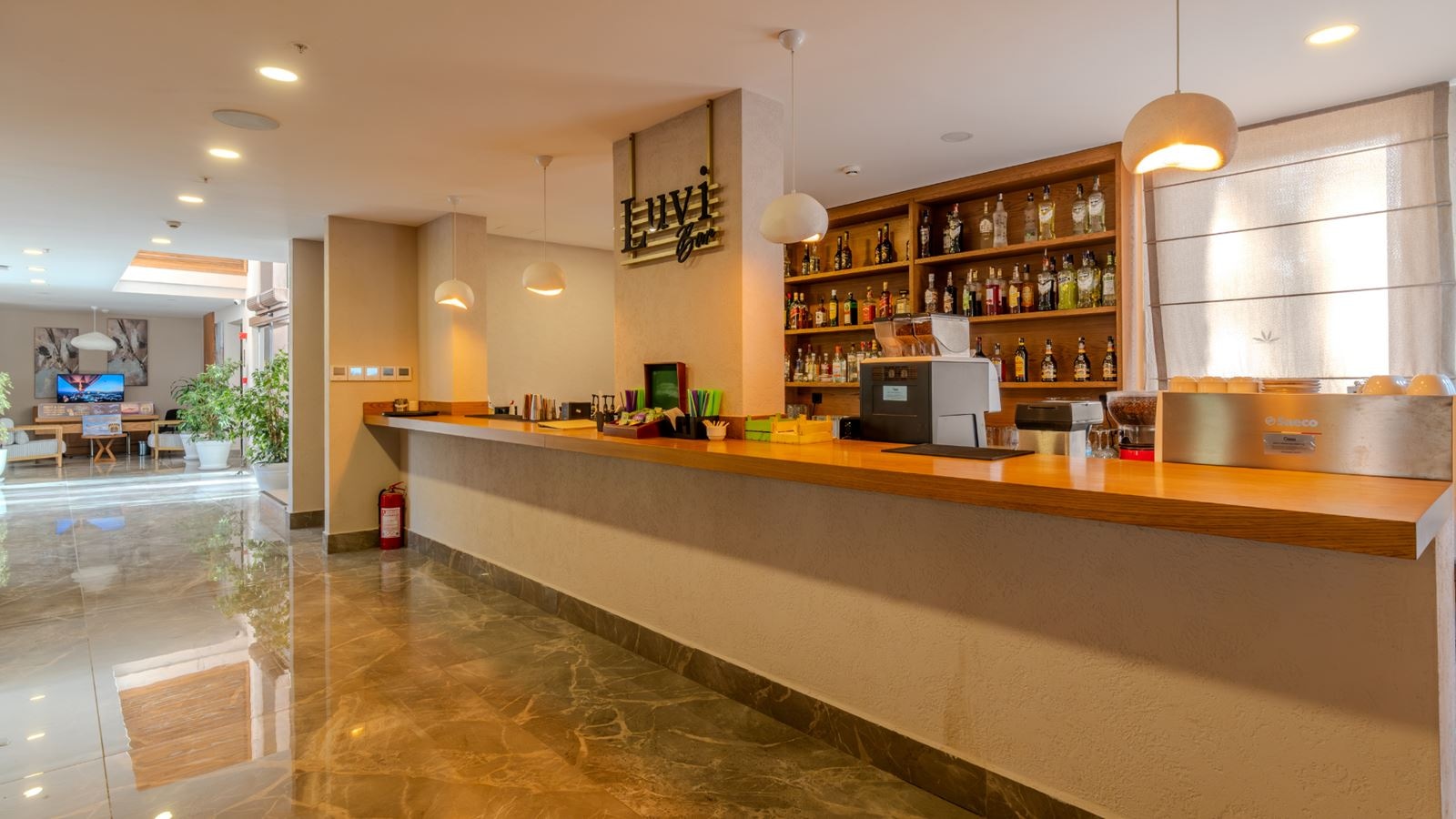 bars-luvi-lobby-bar