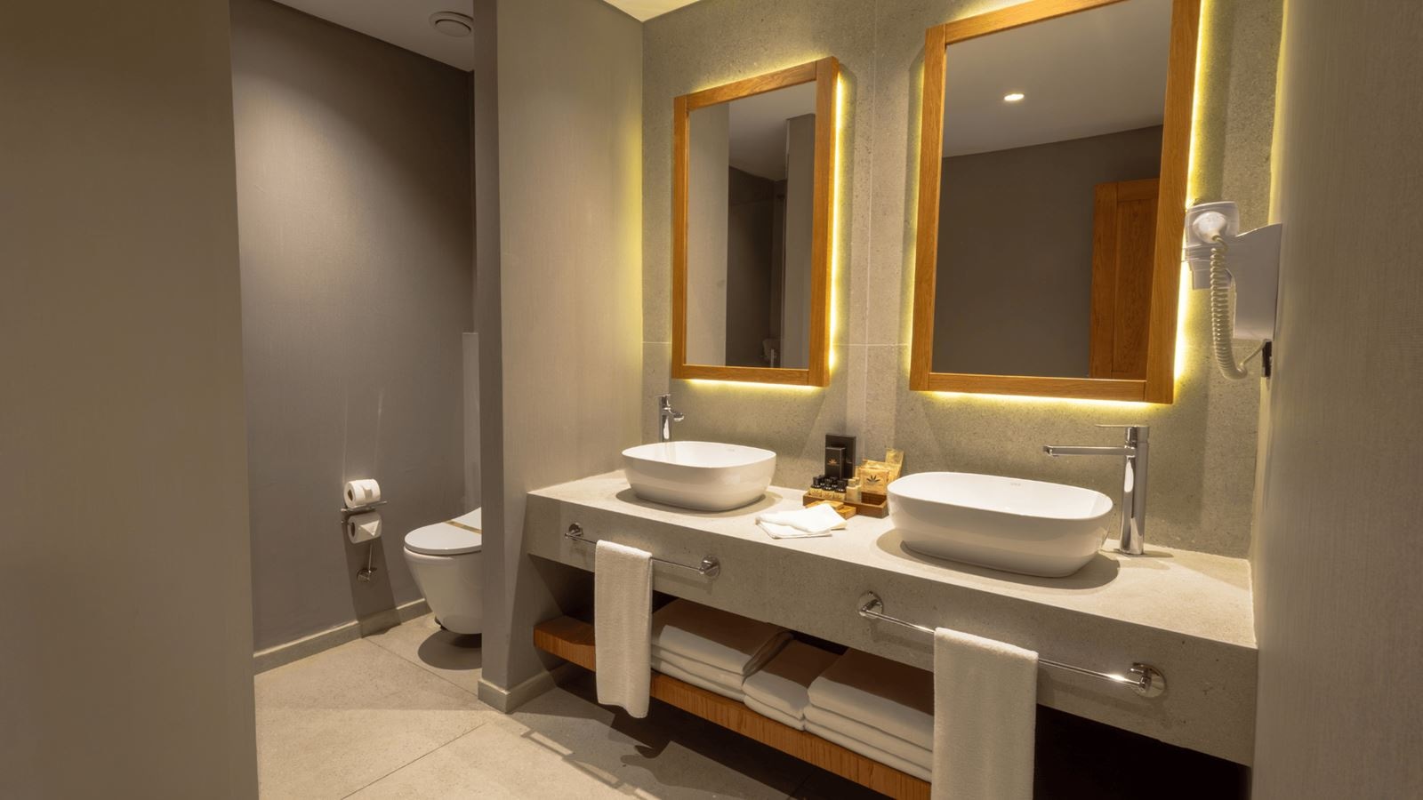 rooms-grand-deluxe-family-room