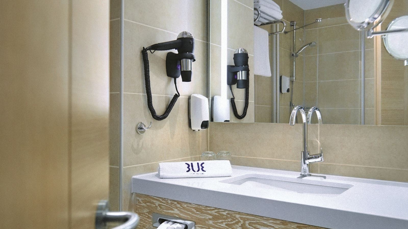 rooms-comfort-room-in--main-building