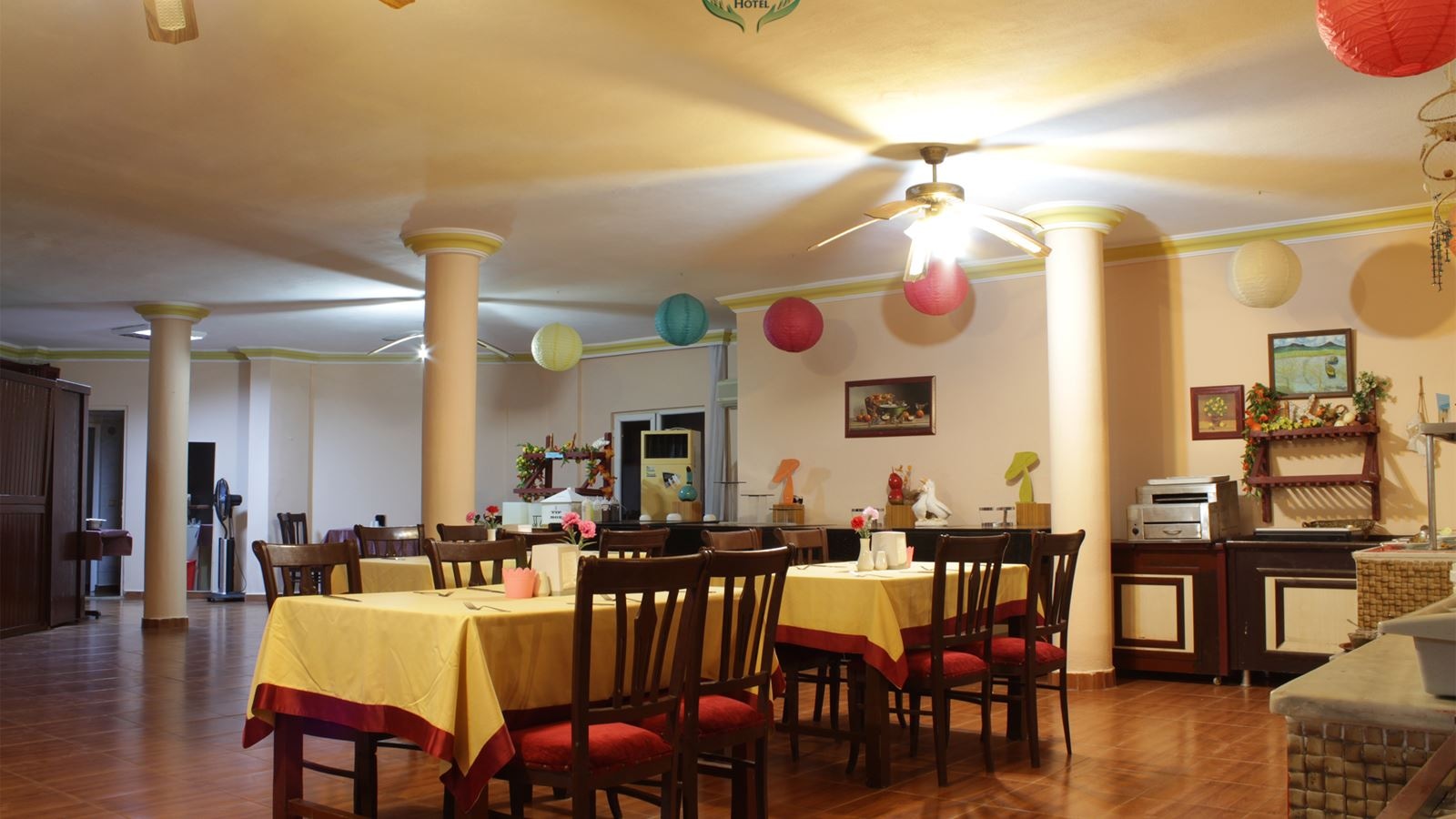 restaurants-main-building