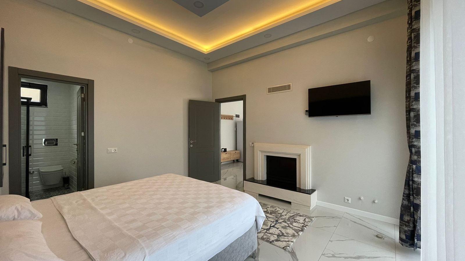 rooms-world-deluxe-2+1-jakuzili-aquamarin