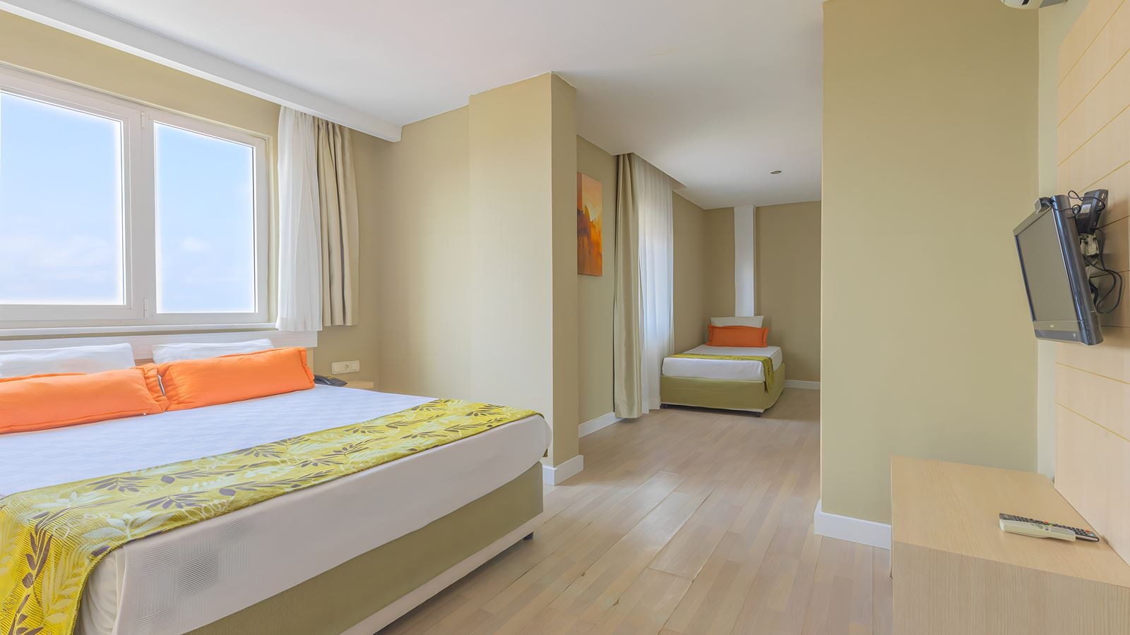 rooms-standard-room-land-view