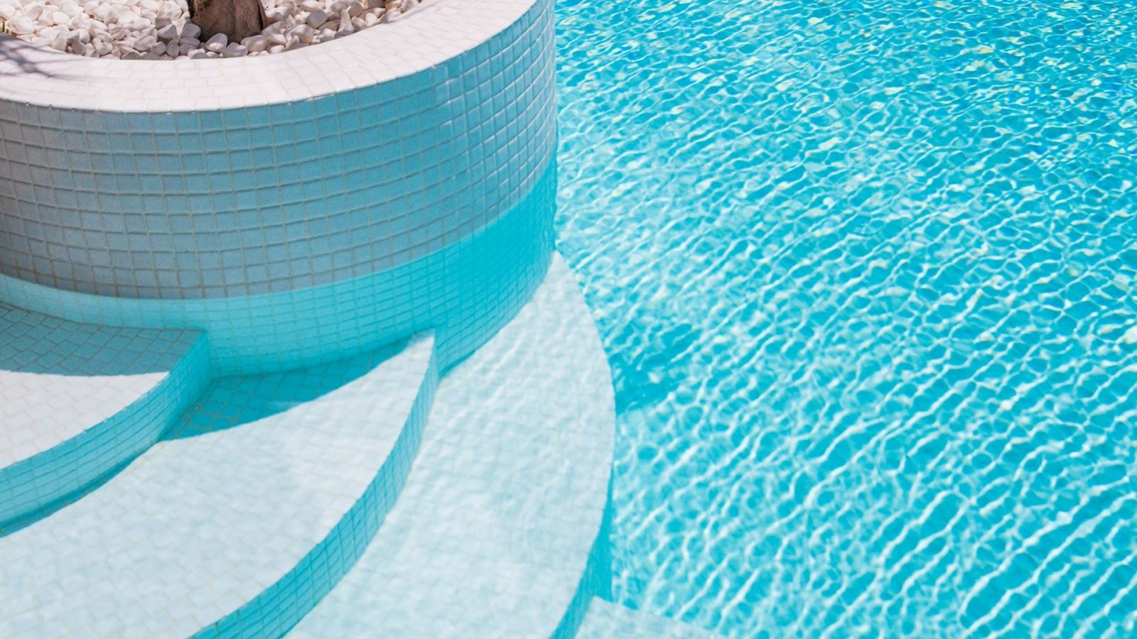 rooms-deluxe-swim-up