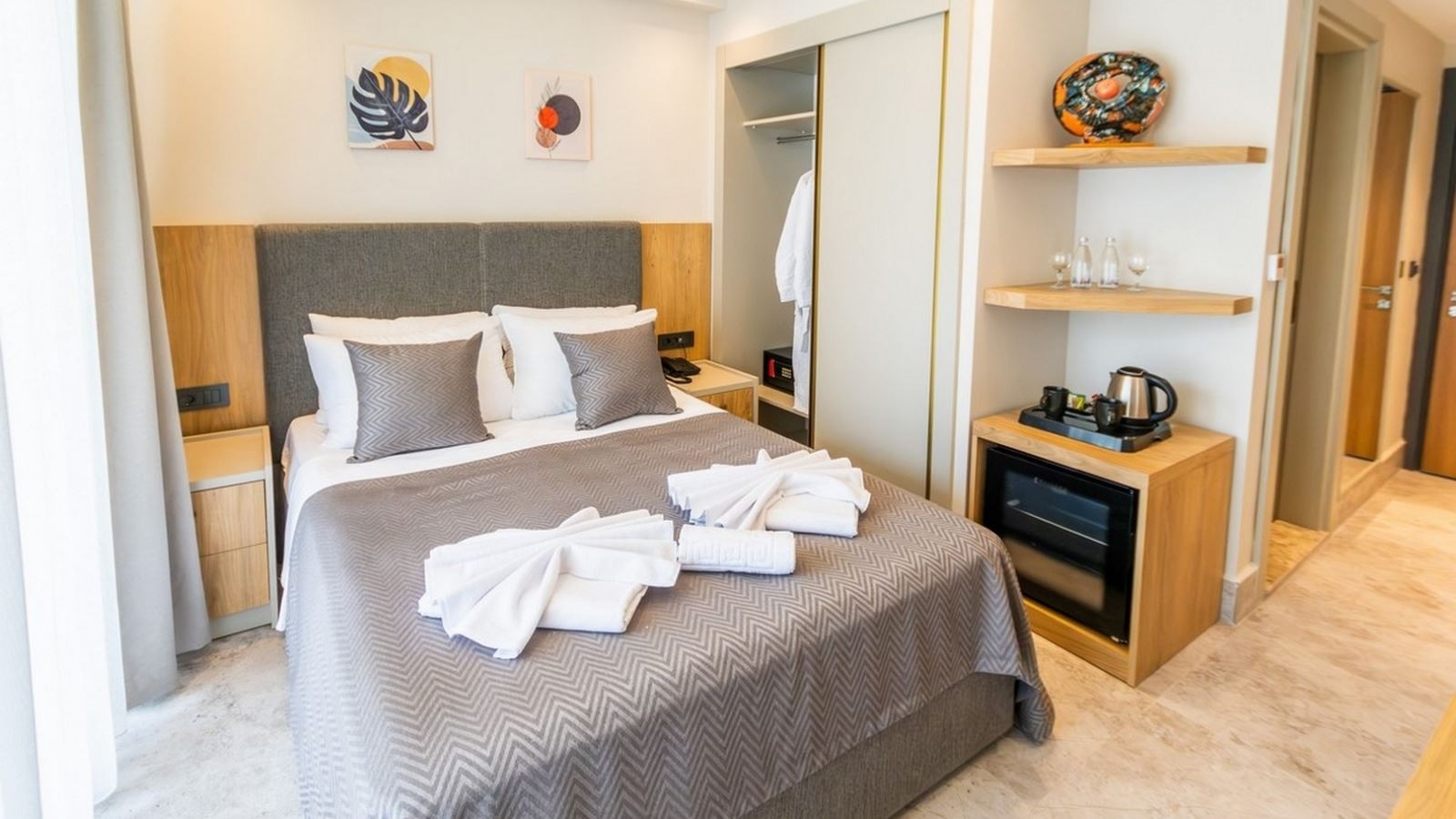 rooms-deluxe-swim-up