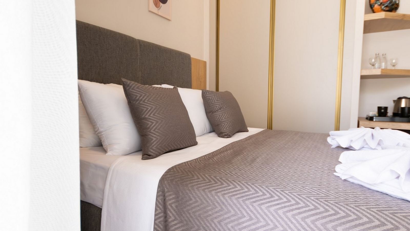 rooms-deluxe-swim-up