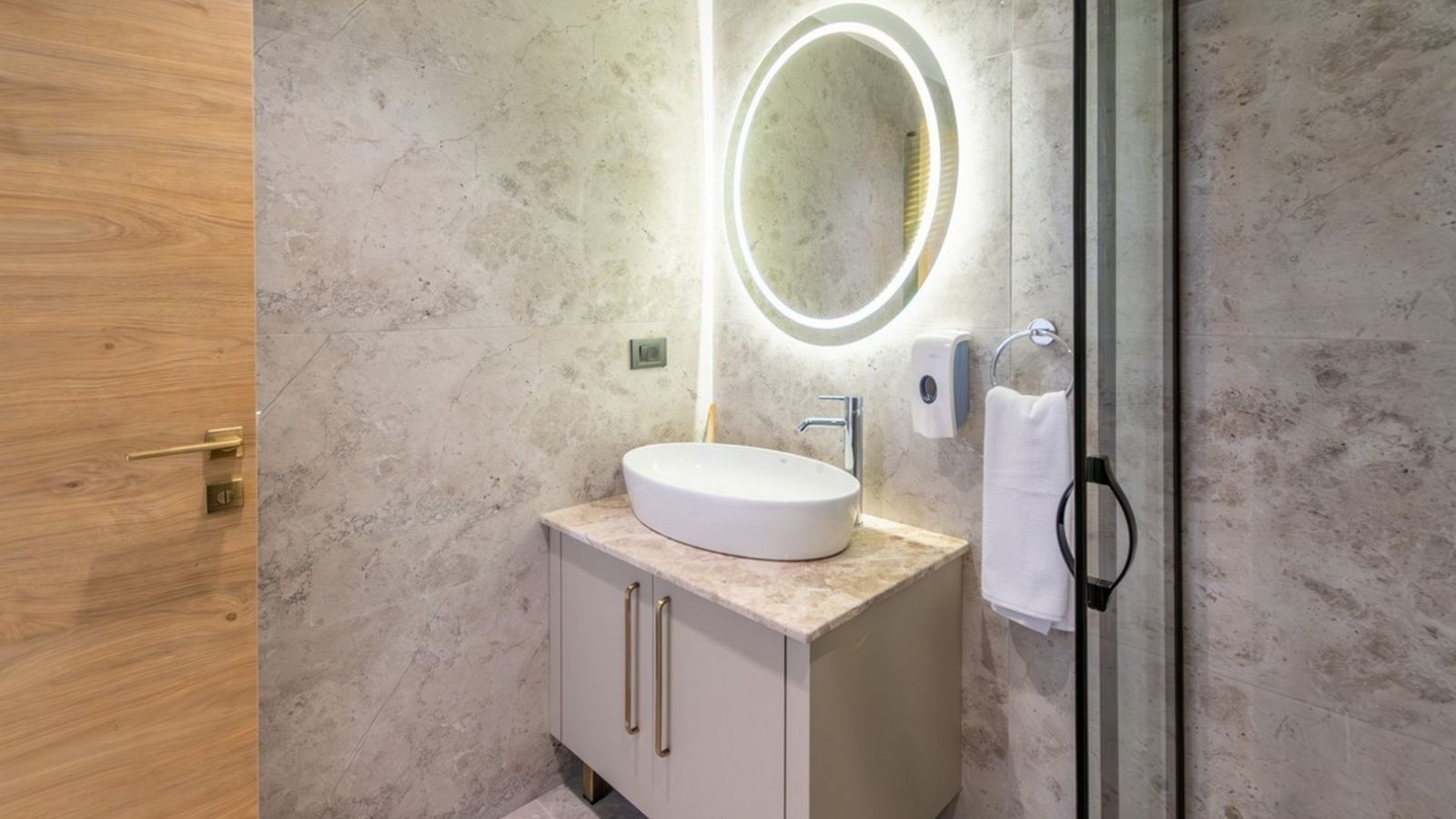 rooms-deluxe-swim-up