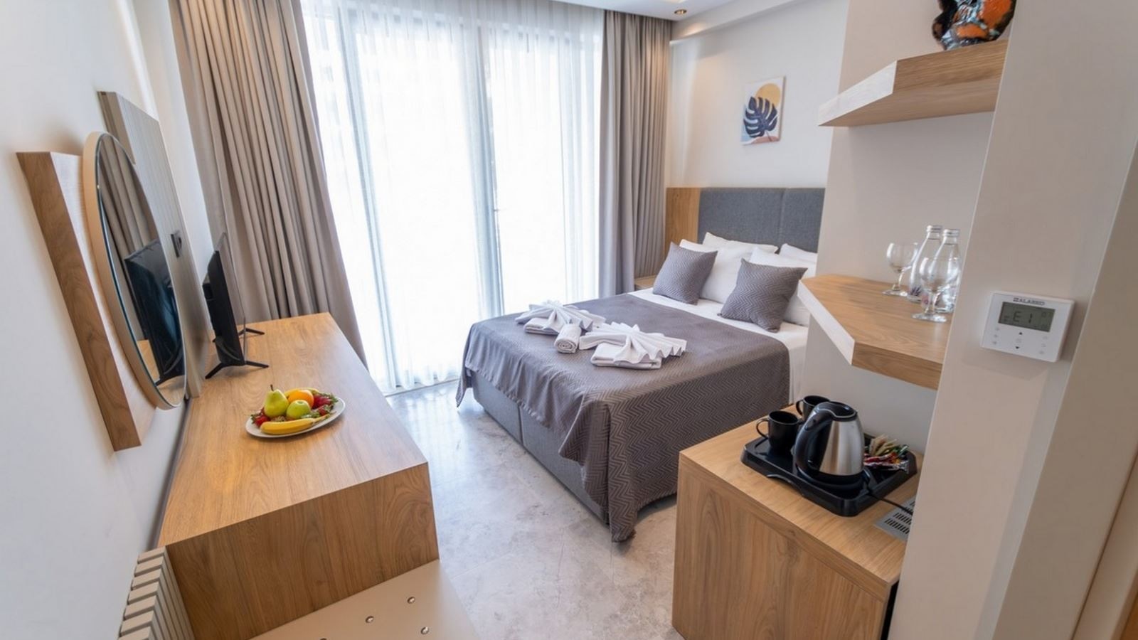 rooms-deluxe-swim-up