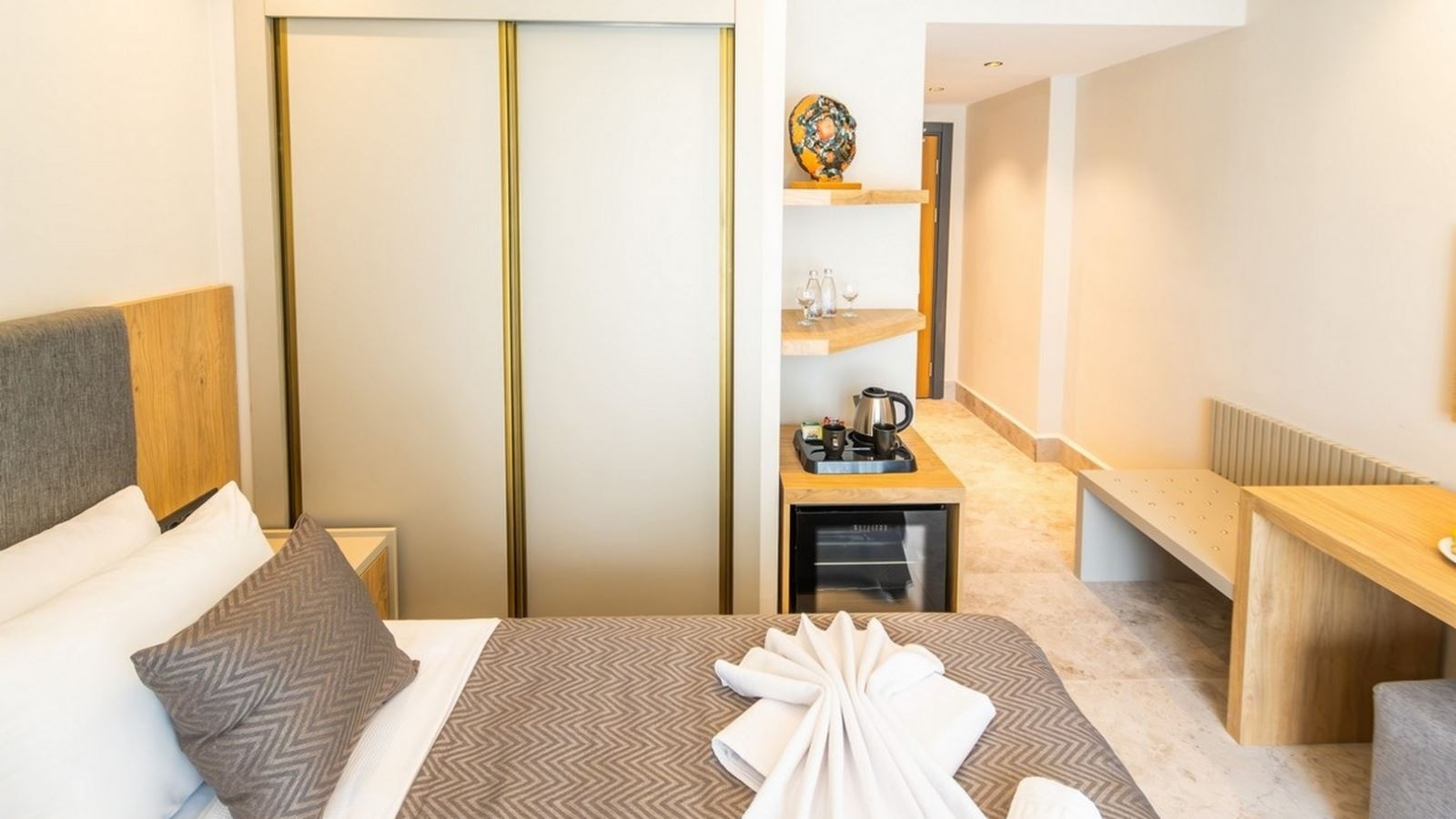 rooms-deluxe-swim-up