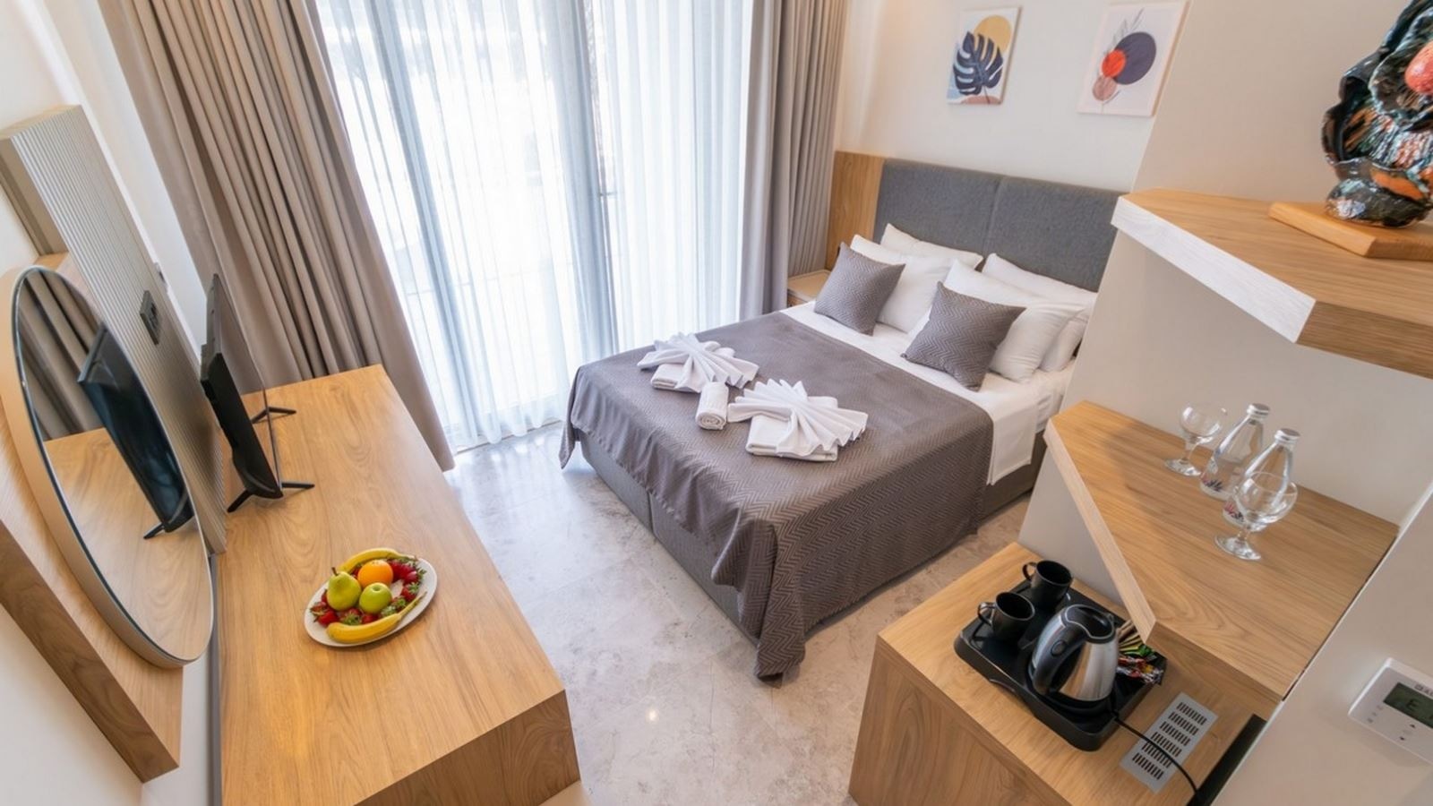 rooms-deluxe-swim-up