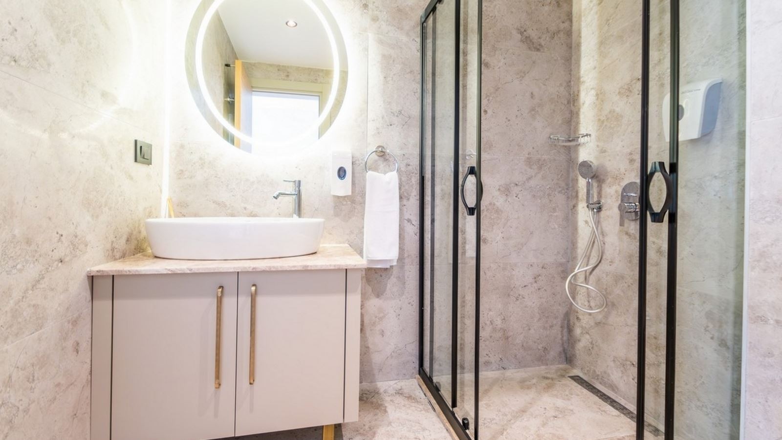 rooms-deluxe-swim-up