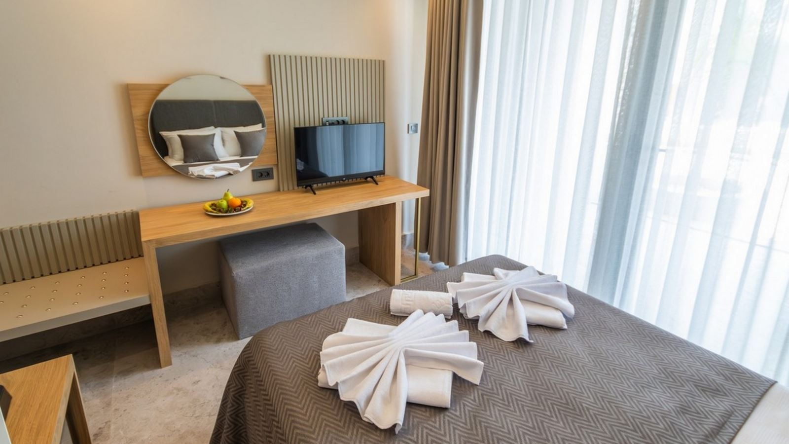 rooms-deluxe-swim-up