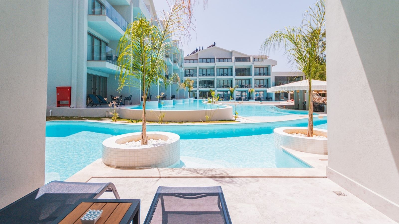 rooms-deluxe-swim-up-suite