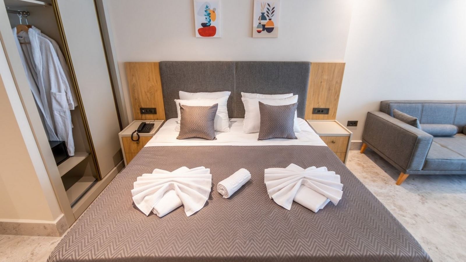 rooms-deluxe-swim-up-suite