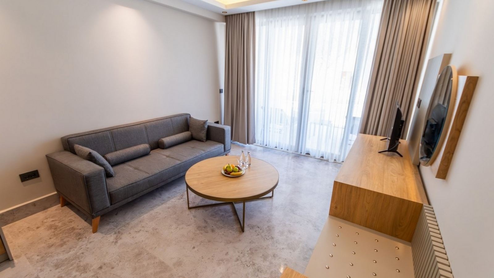 rooms-deluxe-swim-up-suite