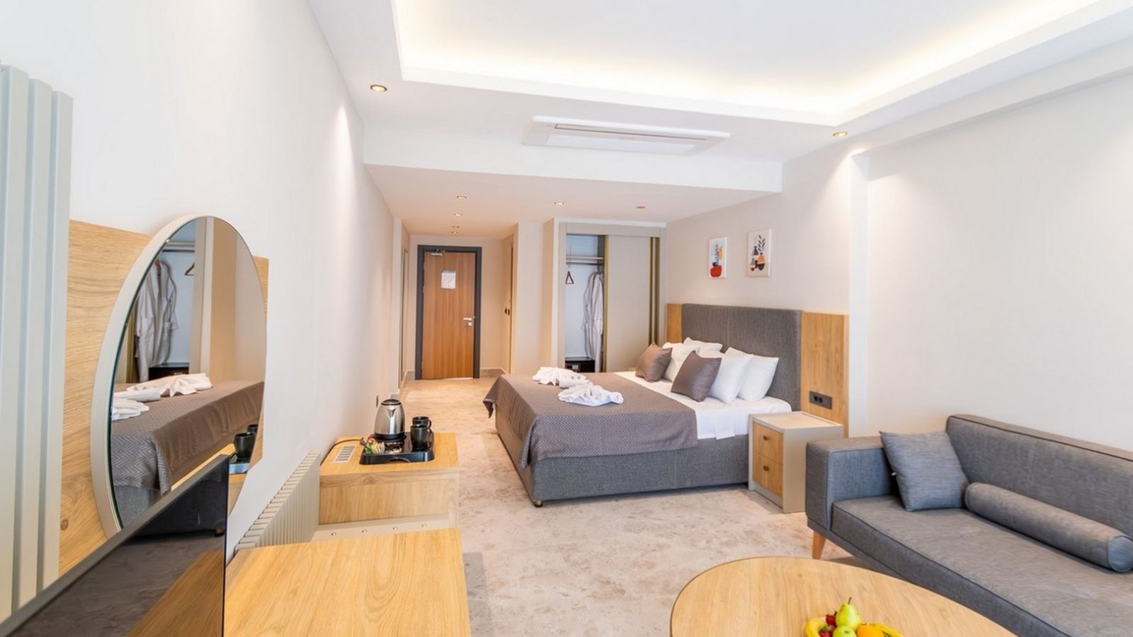 rooms-deluxe-swim-up-suite