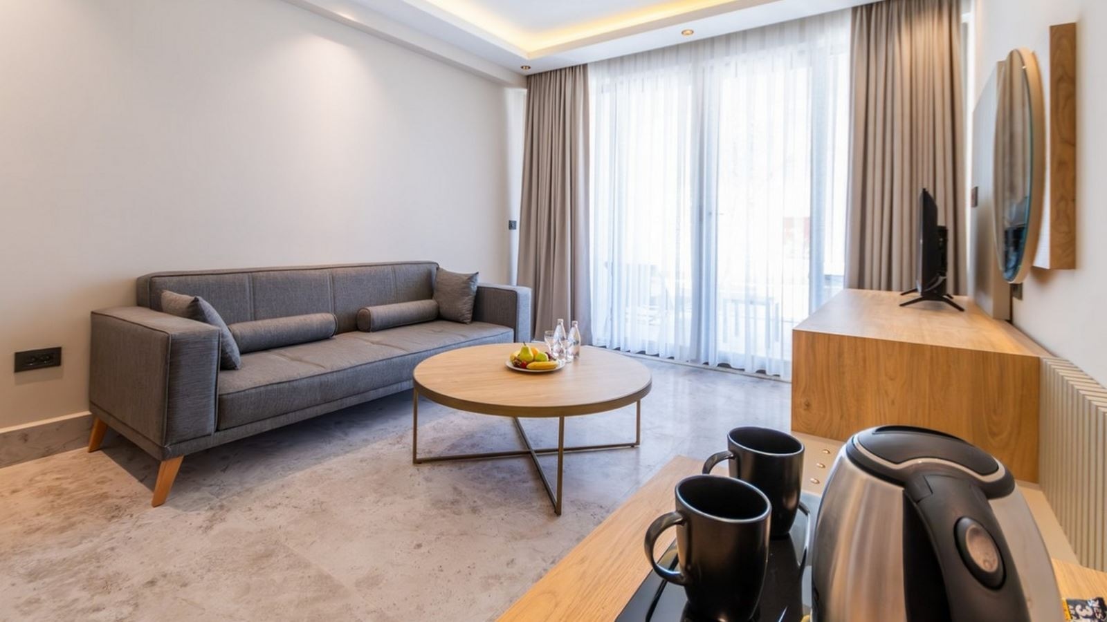 rooms-deluxe-swim-up-suite