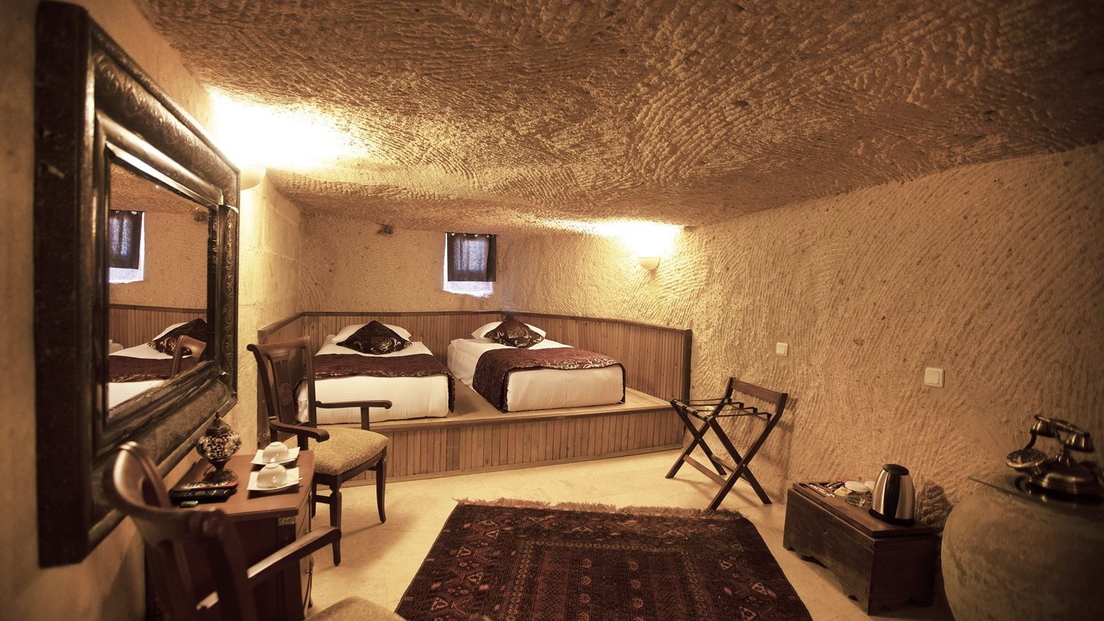 rooms-superior-cave-room