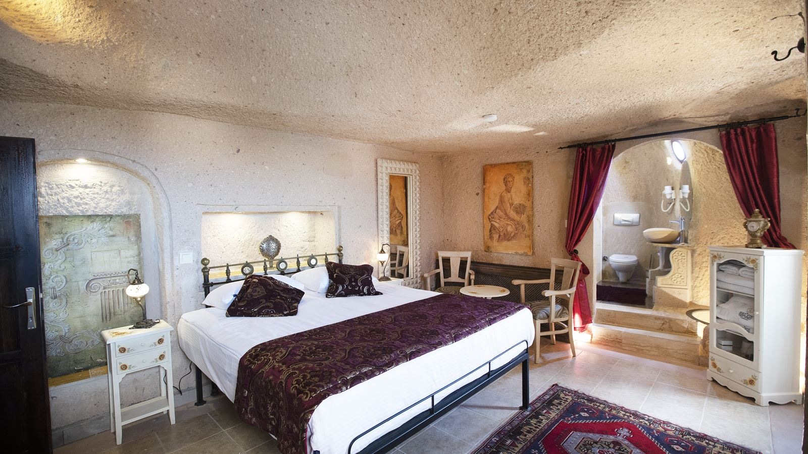 rooms-suit-cave-room