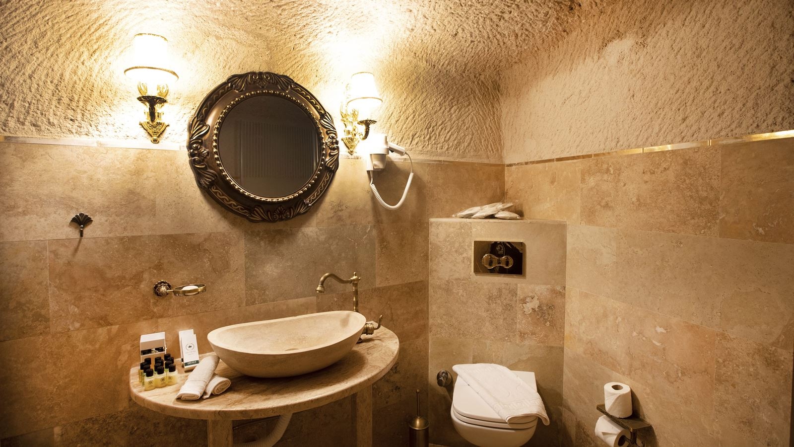 rooms-suit-cave-room