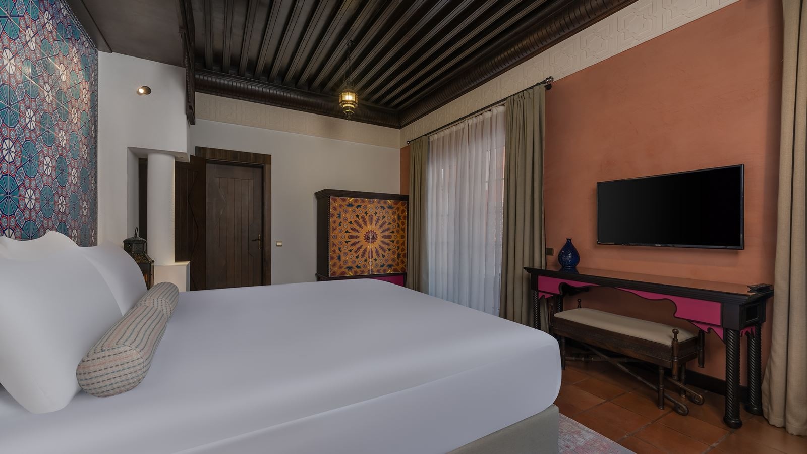 rooms-orient-suite-with-jacuzzi