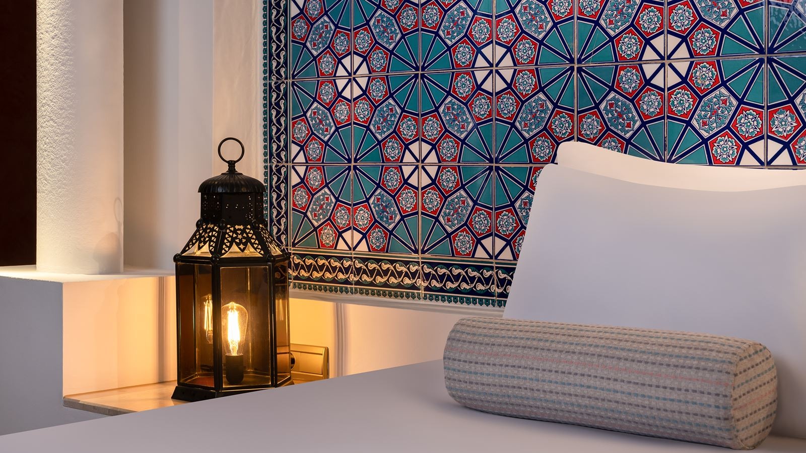 rooms-orient-suite-with-jacuzzi