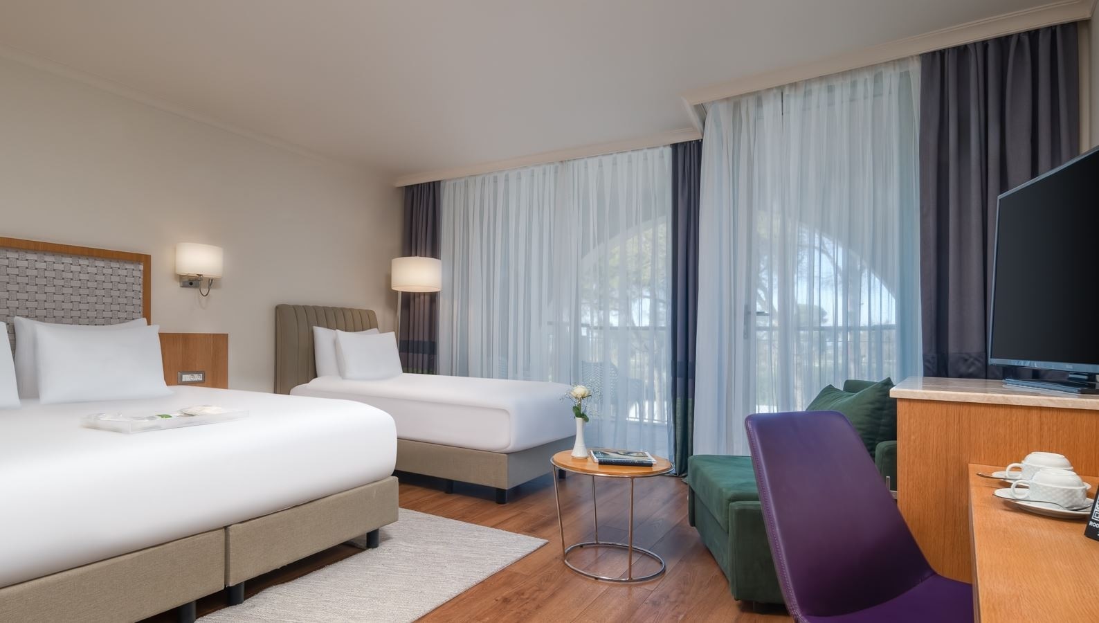 rooms-standard-large-garden-view-room