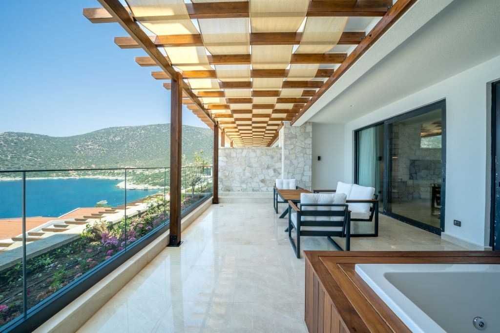 rooms-deluxe-sea-view-room-with-jacuzzi