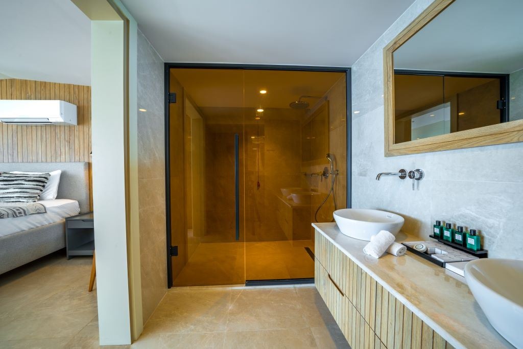 rooms-junior-suite-sea-view-with-private-pool