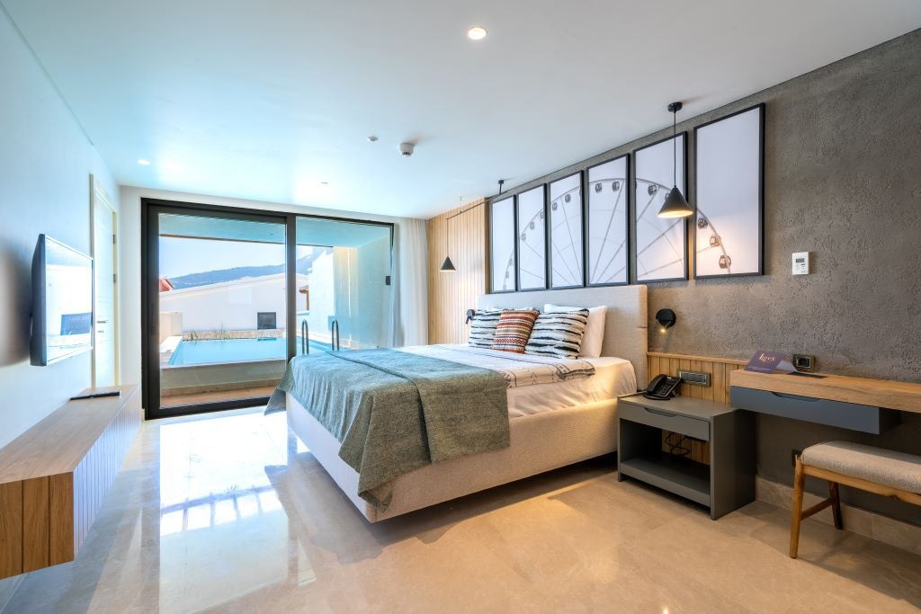 rooms-senior-suite-garden-view-private-pool